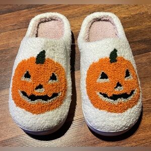 ⚫️Pumpkin slippers